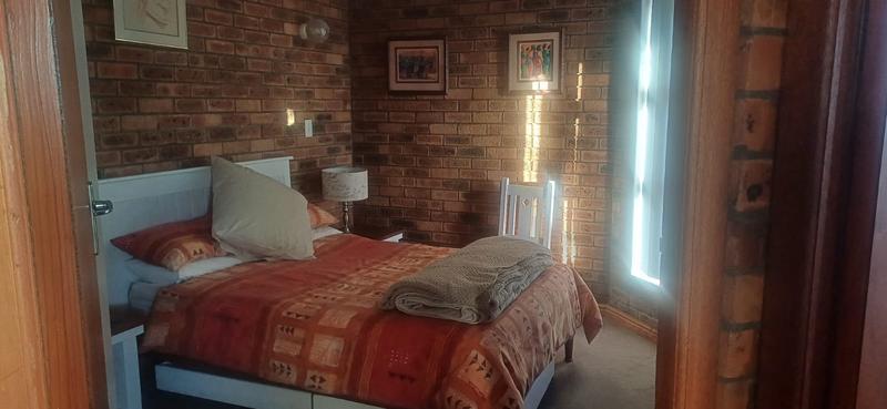 5 Bedroom Property for Sale in Sandbaai Western Cape